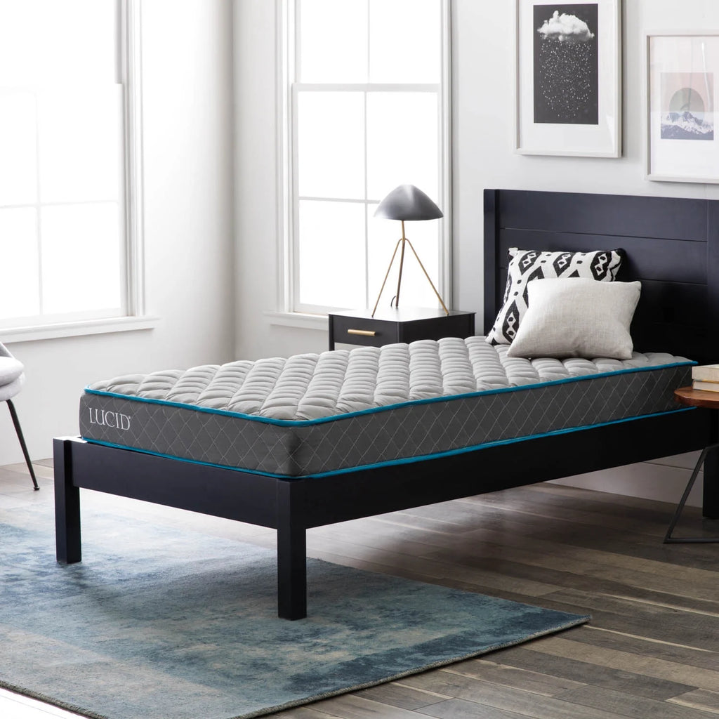 7 Innerspring Mattress with Quilted Fabric Cover, Full Q21378