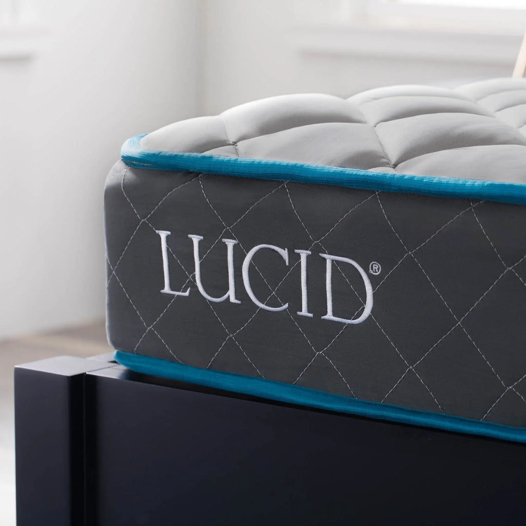 7 Innerspring Mattress with Quilted Fabric Cover, Full Q21378