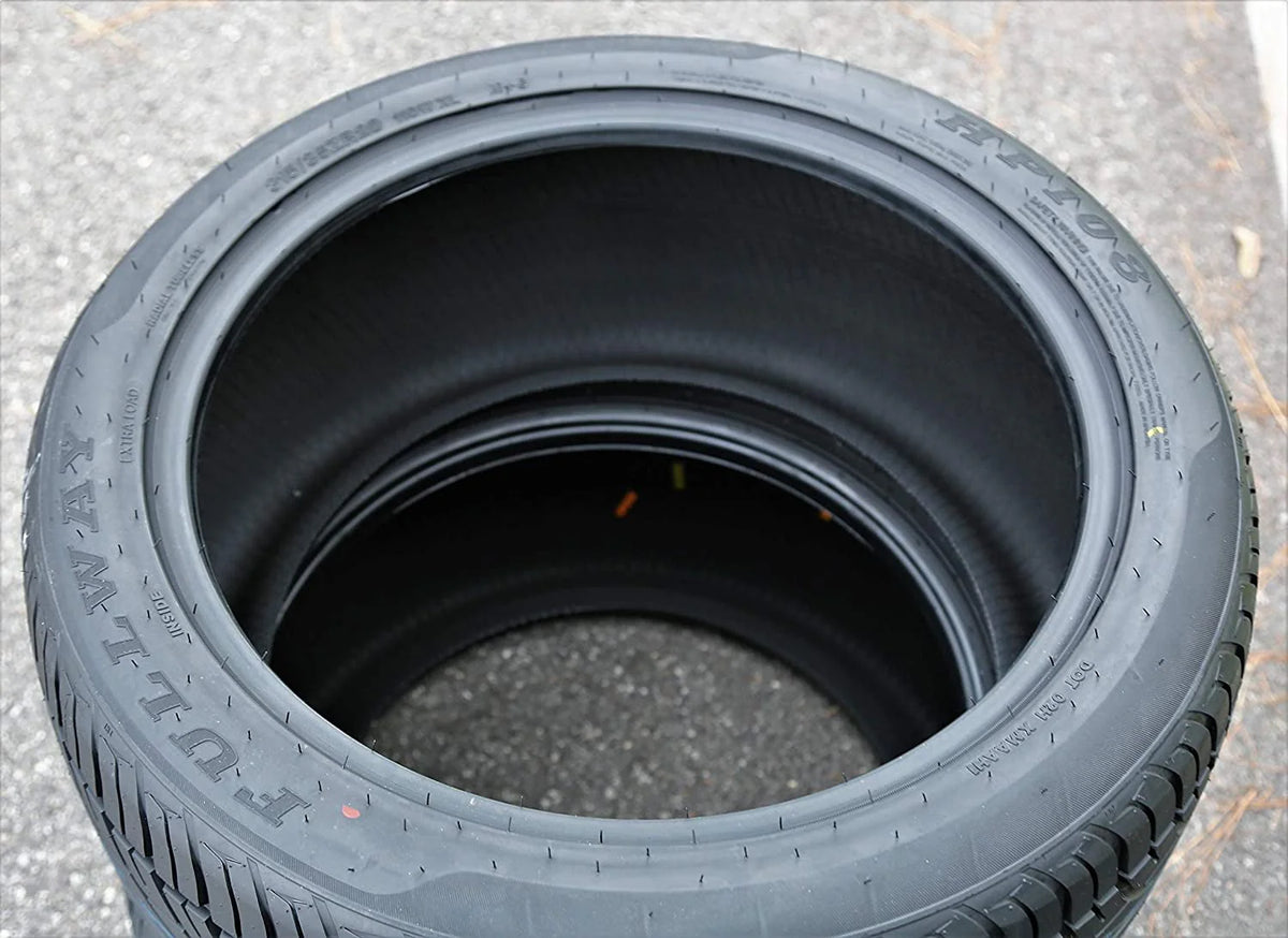 275/40R20 106V XL All Season Performance Tire Y749