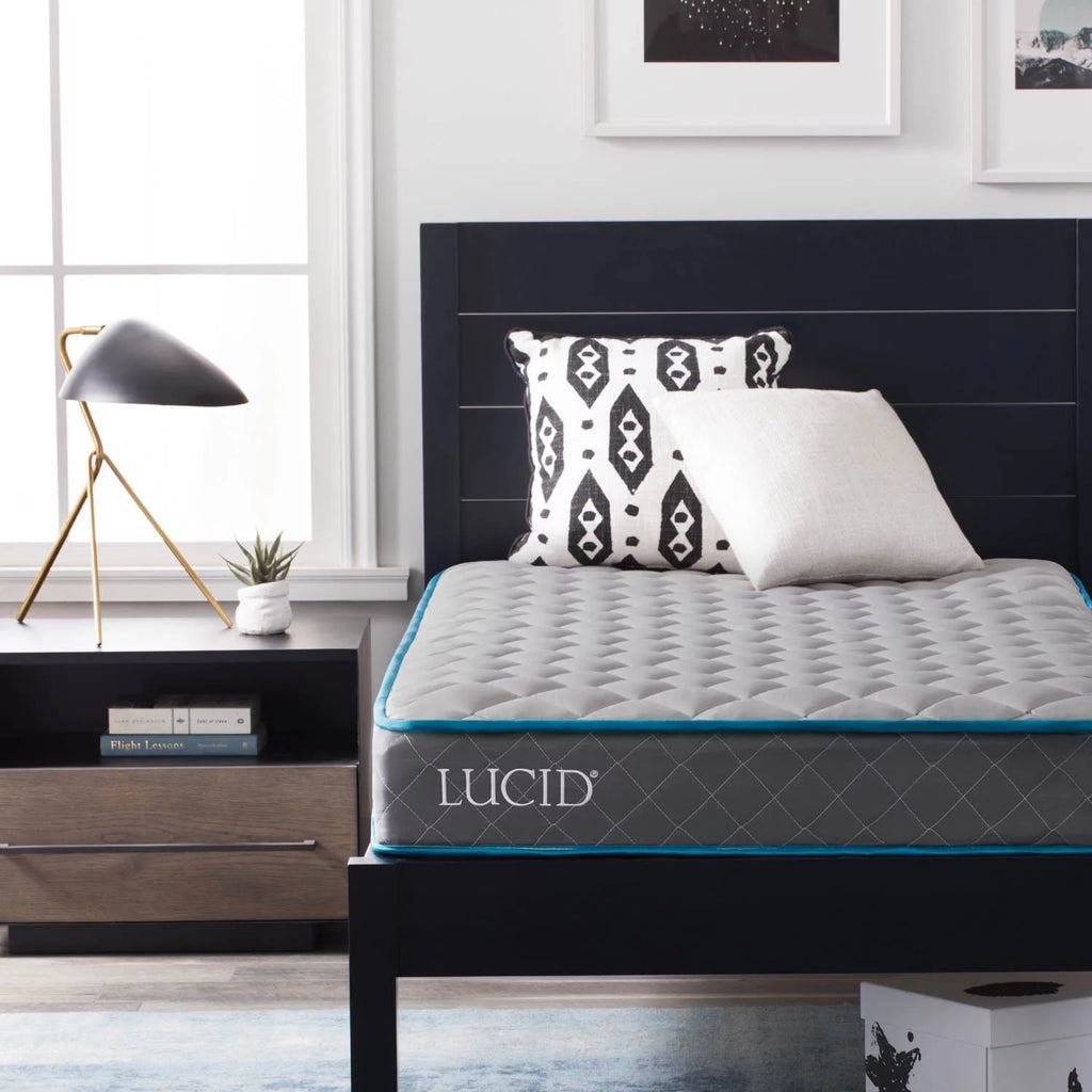7 Innerspring Mattress with Quilted Fabric Cover, Full Q21378